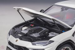 1:18 2018 Lamborghini Urus (Bianco Icaris)