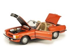 1:18 1986 Mercedes Benz 300 SL W107