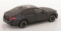 1:18 Minichamps 2023 BMW 5-SERIES i5 (G60)