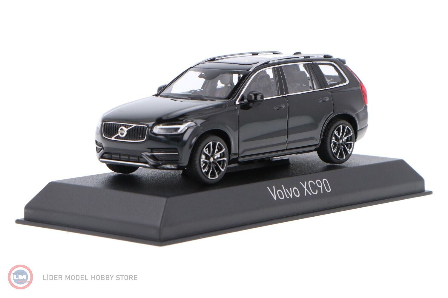 1:43 2015 Volvo XC90 RHD