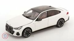 1:18 Minichamps 2023 BMW 5-SERIES i5 (G60)