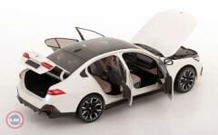 1:18 Minichamps 2023 BMW 5-SERIES i5 (G60)