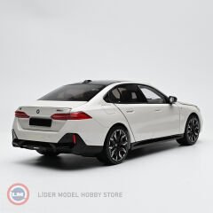 1:18 Minichamps 2023 BMW 5-SERIES i5 (G60)