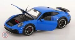 1:18 Minichamps 2022 Porsche 911 (992) Dakar Coupe