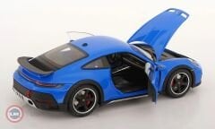 1:18 Minichamps 2022 Porsche 911 (992) Dakar Coupe