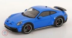 1:18 Minichamps 2022 Porsche 911 (992) Dakar Coupe