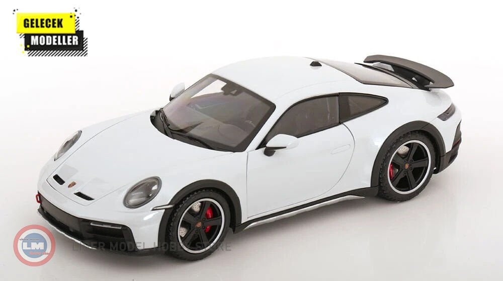 1:18 Minichamps 2022 Porsche 911 (992) Dakar Coupe