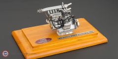 1:18 CMC Mercedes Benz 300 SLR Engine with Showcase