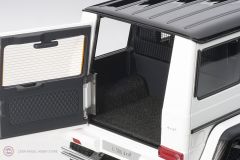 1:18 Mercedes Benz G500 4×4² Beyaz