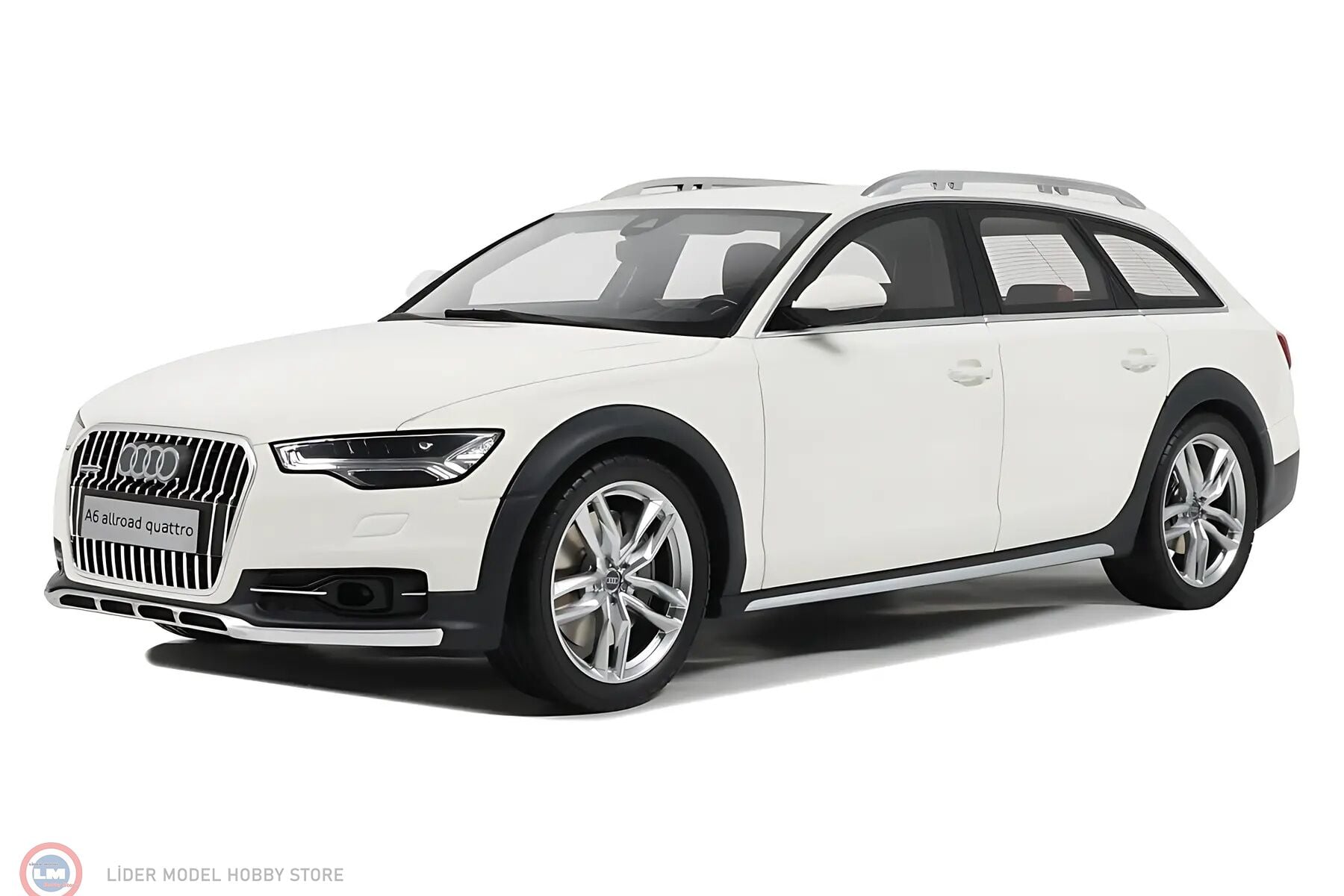 1:18 OTTO 2015 Audi C7 Allroad Ibis White