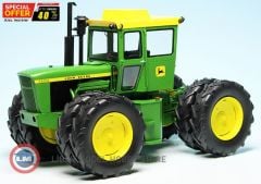 1:32  John Deere 7520 with cabin Traktör