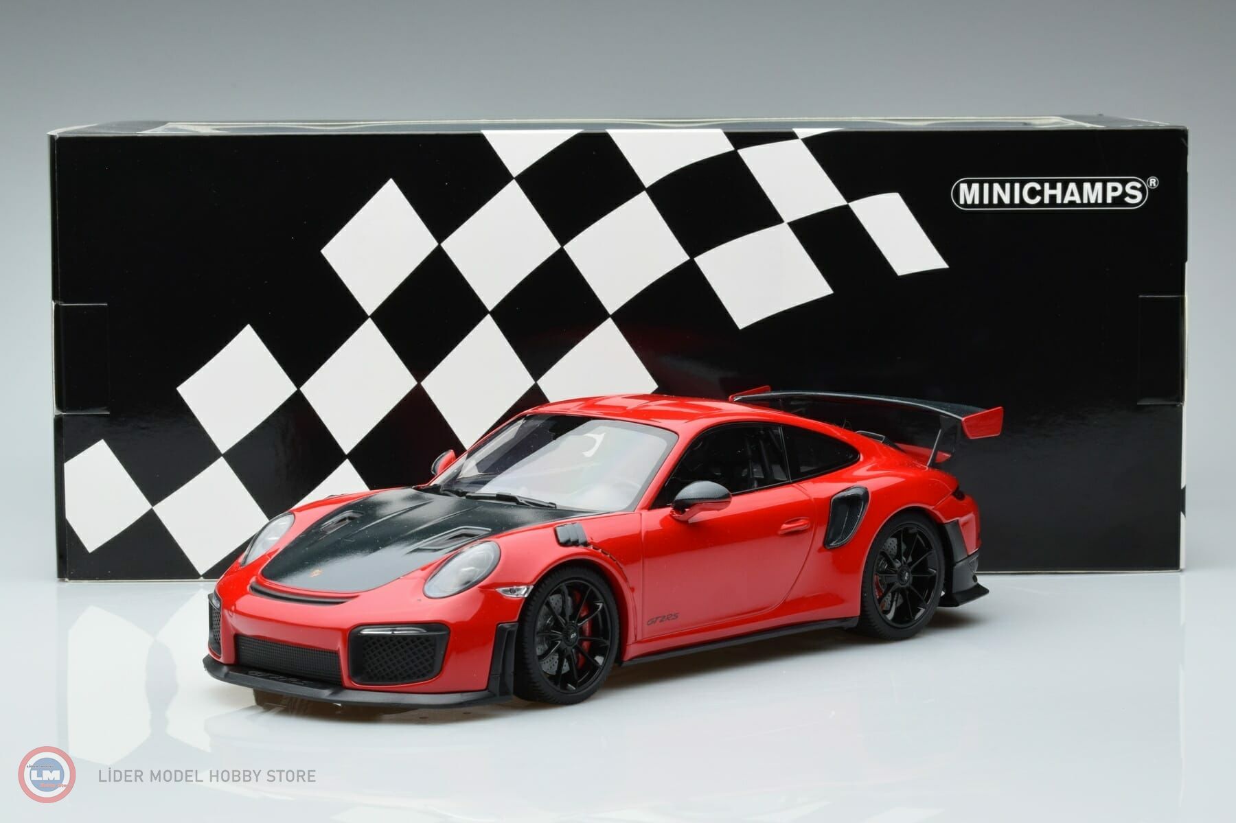 1:18 2018 Porsche 911 GT2 RS (991.2)