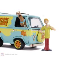 1:24 1975 HANNA BARBERA  Scooby Doo Mystery Machine with Shaggy & Scooby Figure