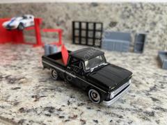 1:64 1965 Chevrolet Pickup