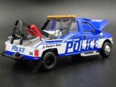 1:64 1999 Ford F450 Police Tow Truck