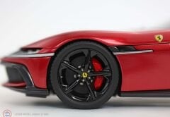 1:18 BBR 2024 Ferrari 12Cilindri Coupe - Rosso Imola black rims & Showcase