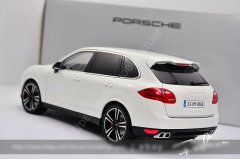 1:18 2013 Porsche Cayenne Turbo S