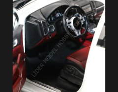 1:18 2013 Porsche Cayenne Turbo S
