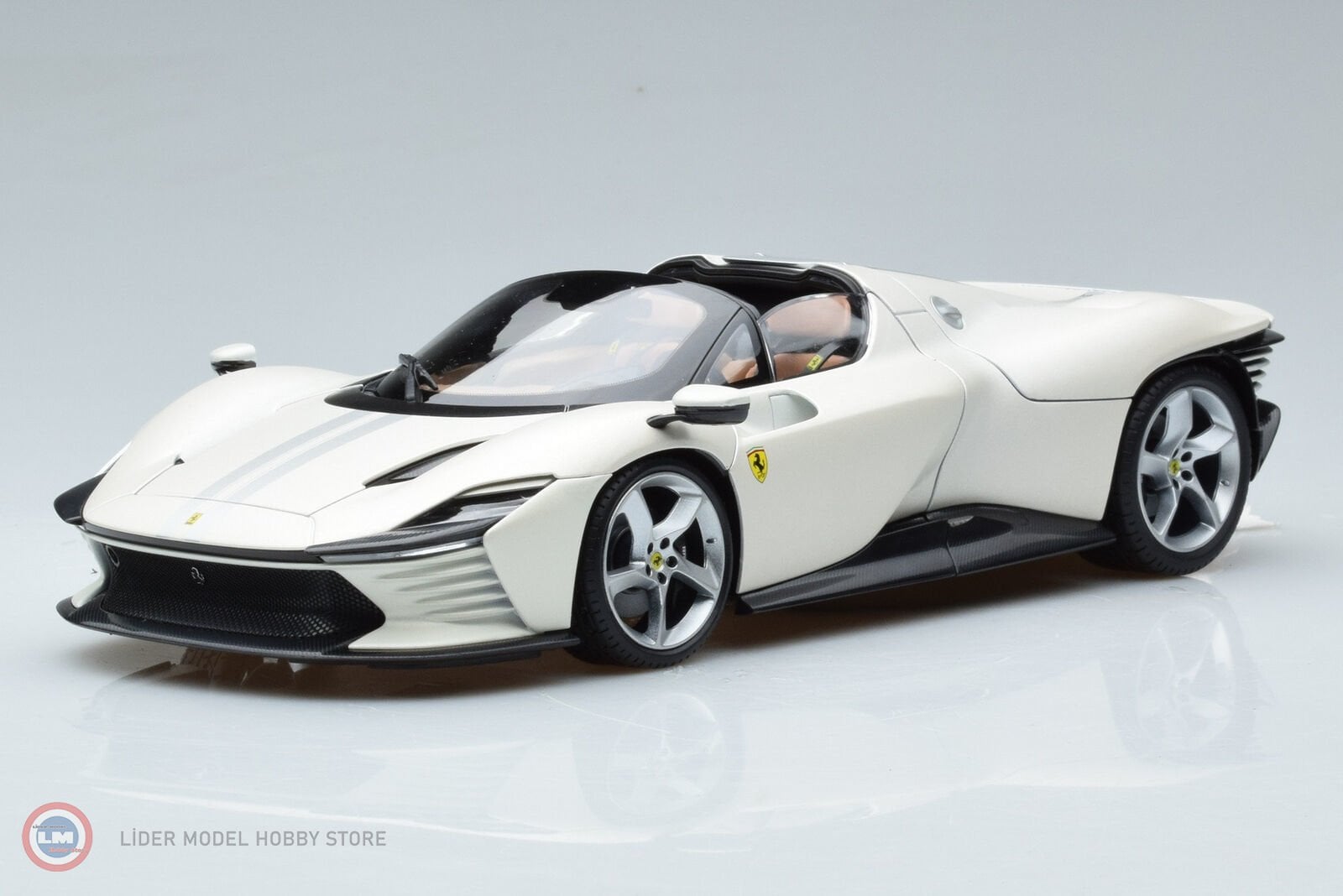 1:18 Burago 2022 Ferrari NEW DAYTONA SP3 - Signature Series