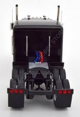 1:18 1967 Peterbilt 359