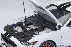 1:18 2023 Ford Mustang Shelby GT500 Oxford White