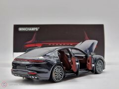 1:18 2020 PORSCHE PANAMERA TURBO S Blue Metallic