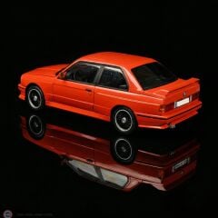 1:8 IXO BMW M3 E30 1987 Red – Model Kit