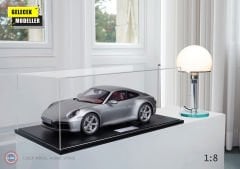1:8 Minichamps 2020 Porsche 911 (992) CARRERA 4S