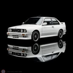 1:8 IXO BMW M3 E30 1987 White – Model Kit