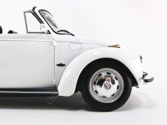 1:18 1972 Volkswagen Beetle 1303 Cabriolet