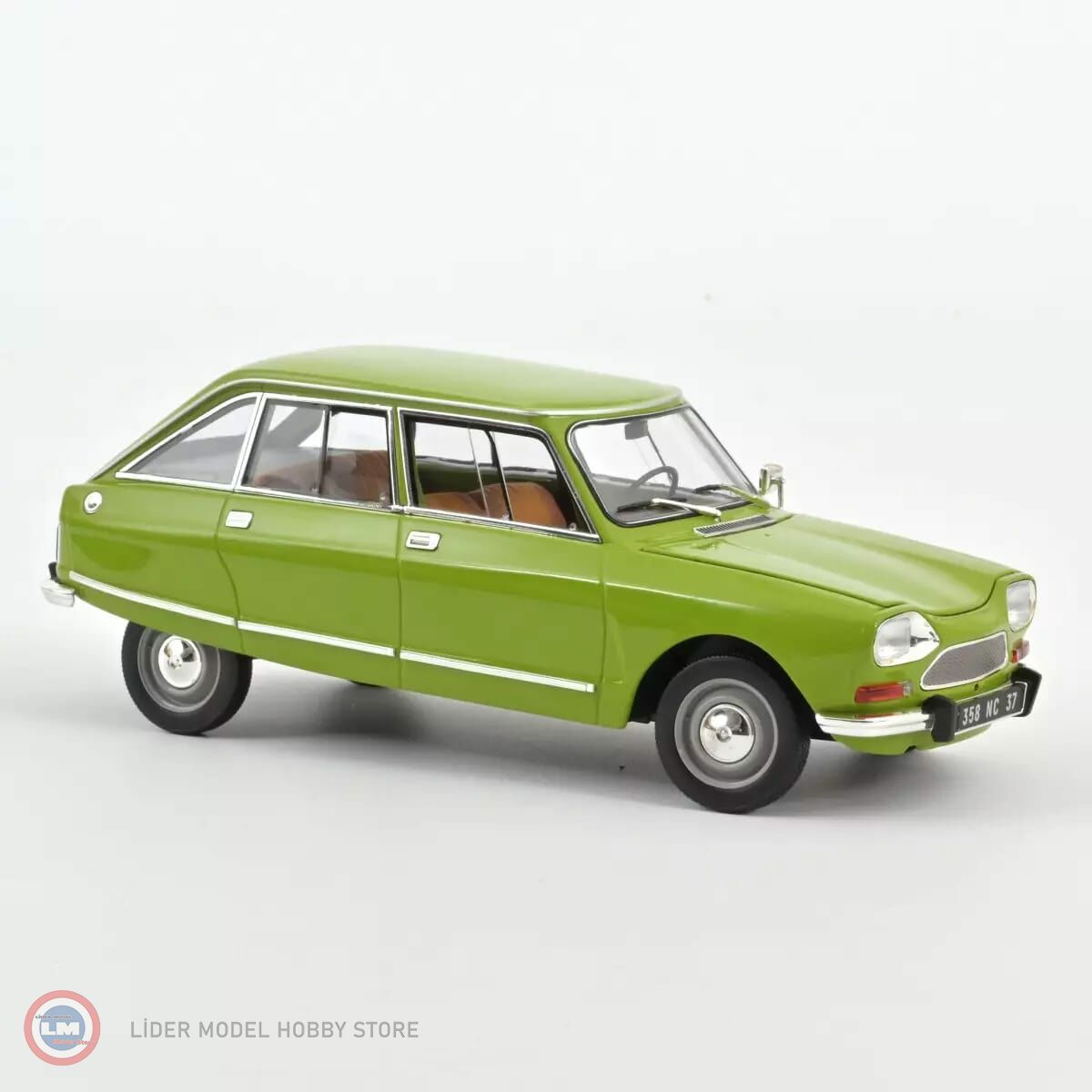 1:18 1969 Citroen Ami 8 Club
