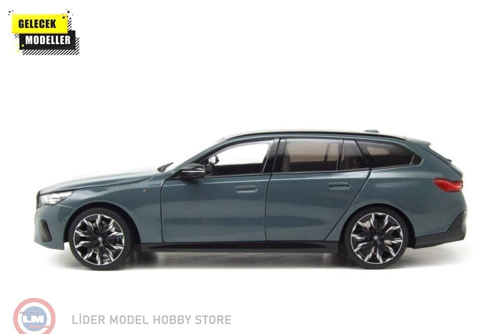 1:18 Minichamps 2024 BMW i5 Touring - Green Metallic
