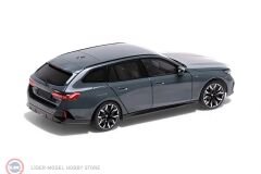 1:18 Minichamps 2024 BMW i5 Touring - Green Metallic
