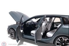 1:18 Minichamps 2024 BMW i5 Touring - Green Metallic