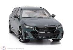 1:18 Minichamps 2024 BMW i5 Touring - Green Metallic