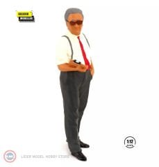 1:12 Figur  Enzo Ferrari with clipboard