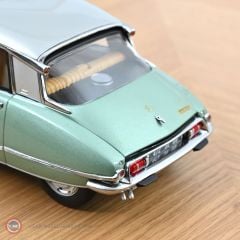 1:18 1973 Citroen  DS23
