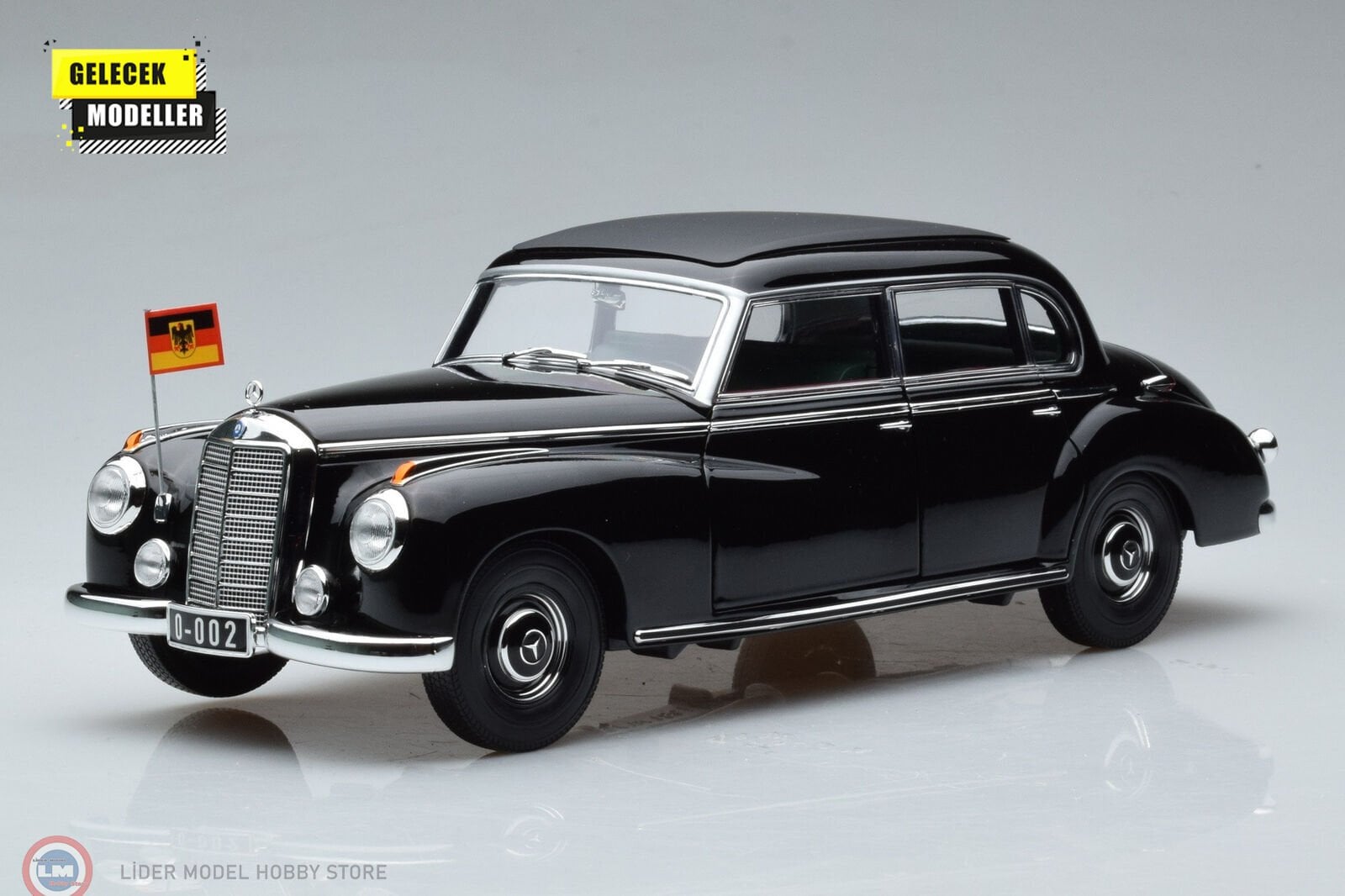 1:18 Norev 1955 Mercedes Benz 300 W186 Konrad Adenauer