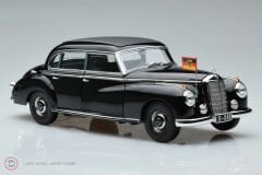 1:18 1955 Mercedes Benz 300 W186 Konrad Adenauer