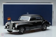 1:18 Norev 1955 Mercedes Benz 300 W186 Konrad Adenauer