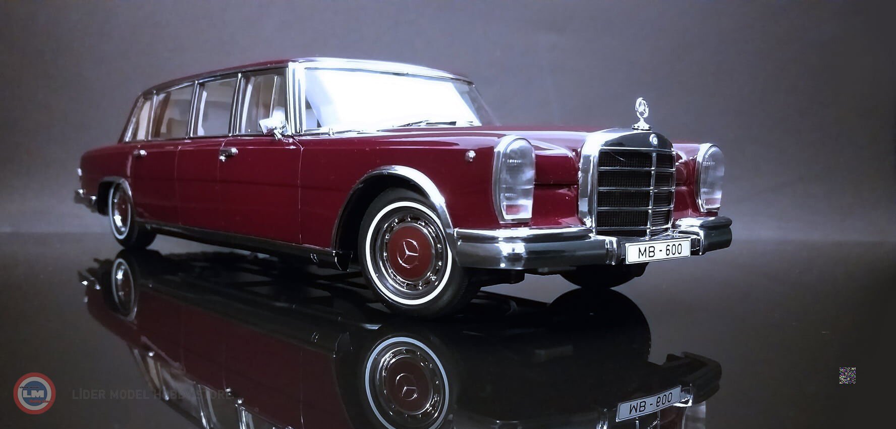 1:18 1966 Mercedes Benz 600 Pullman W100 Jujube Red