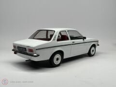1:18 Triple Opel Kadett C2 1977 White-red