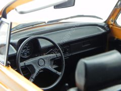 1:18 1972 Volkswagen Beetle 1303 Cabriolet