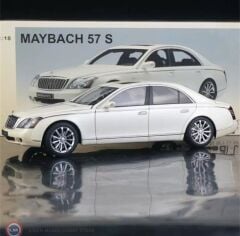 1:18 Autoart Maybach W240 SWB 57S V12 2005