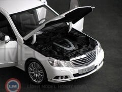 1:18 Minichamps 2009 Mercedes Benz E Class W212