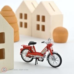 1:18 Norev 1972 Peugeot 103 L
