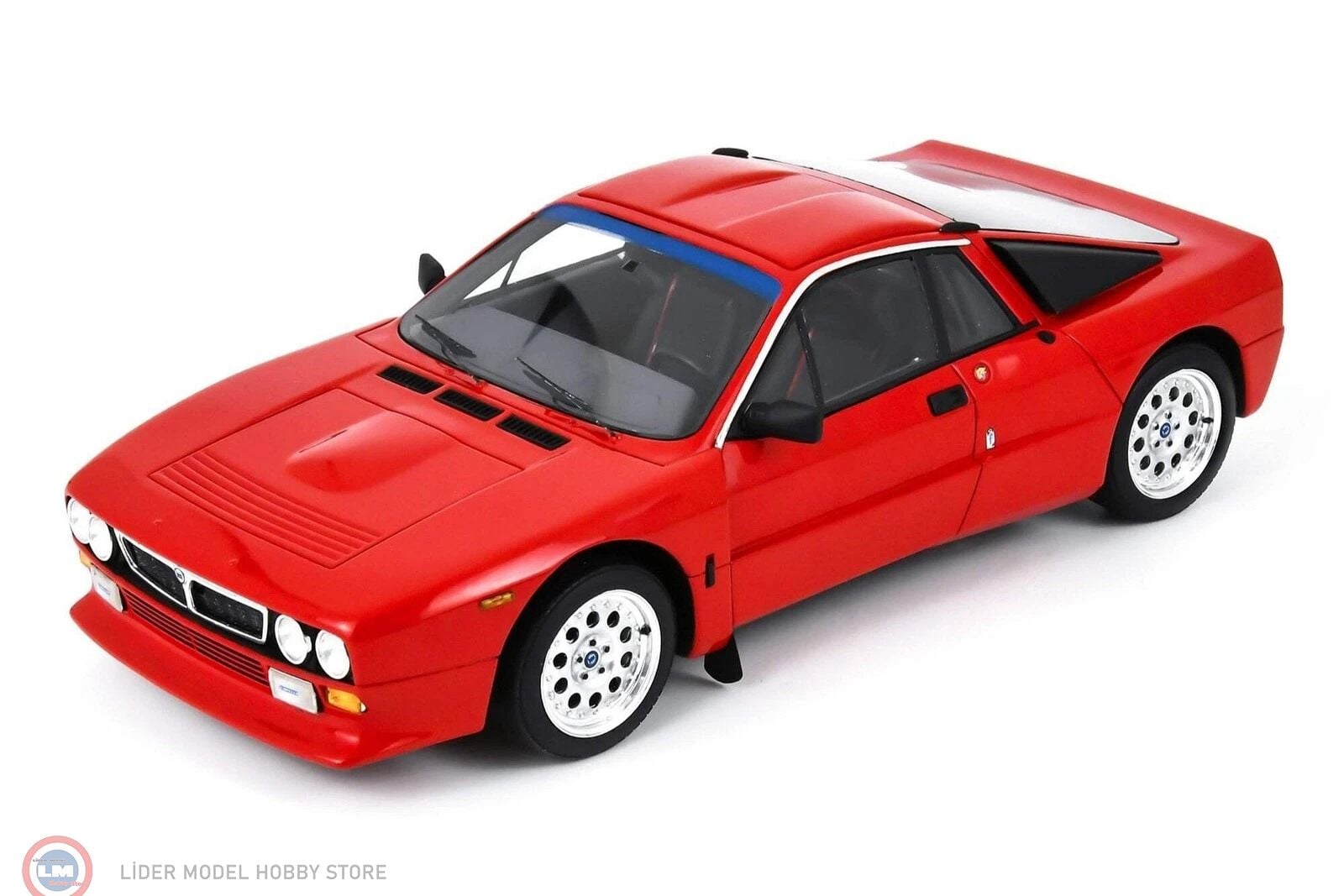 1:18 Schuco 1982 Lancia 037 Street