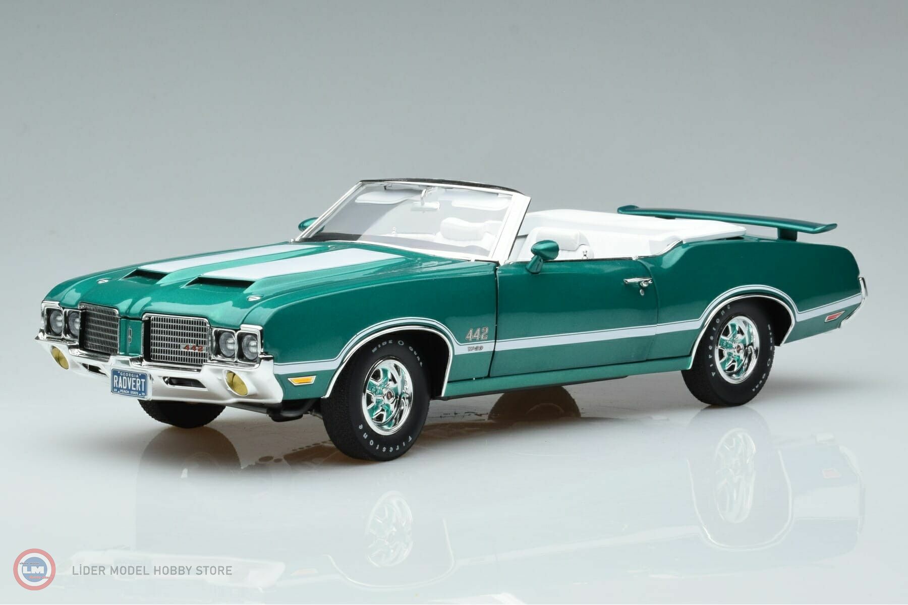 1:18 1972 Oldsmobile 442 W-30 CABRIOLET 