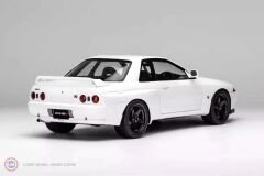 1:18 Motorhelix 1991 Nissan Skyline GT-R (R32) Customized Version