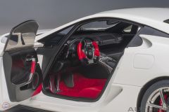 1:18 2010 Lexus LFA Beyaz